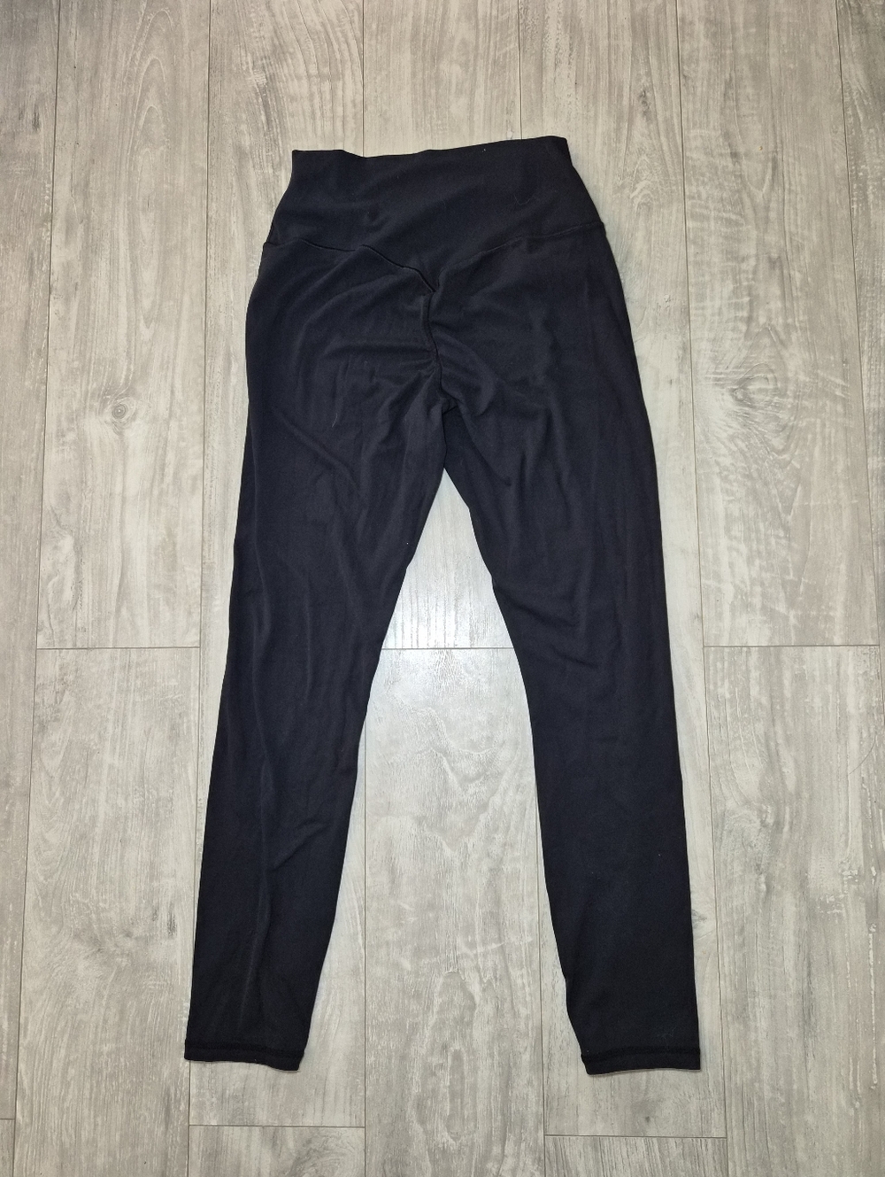 Black High-Waist Leggings Small V Back No Front Seam